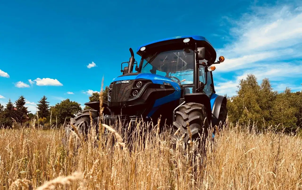traktor cena