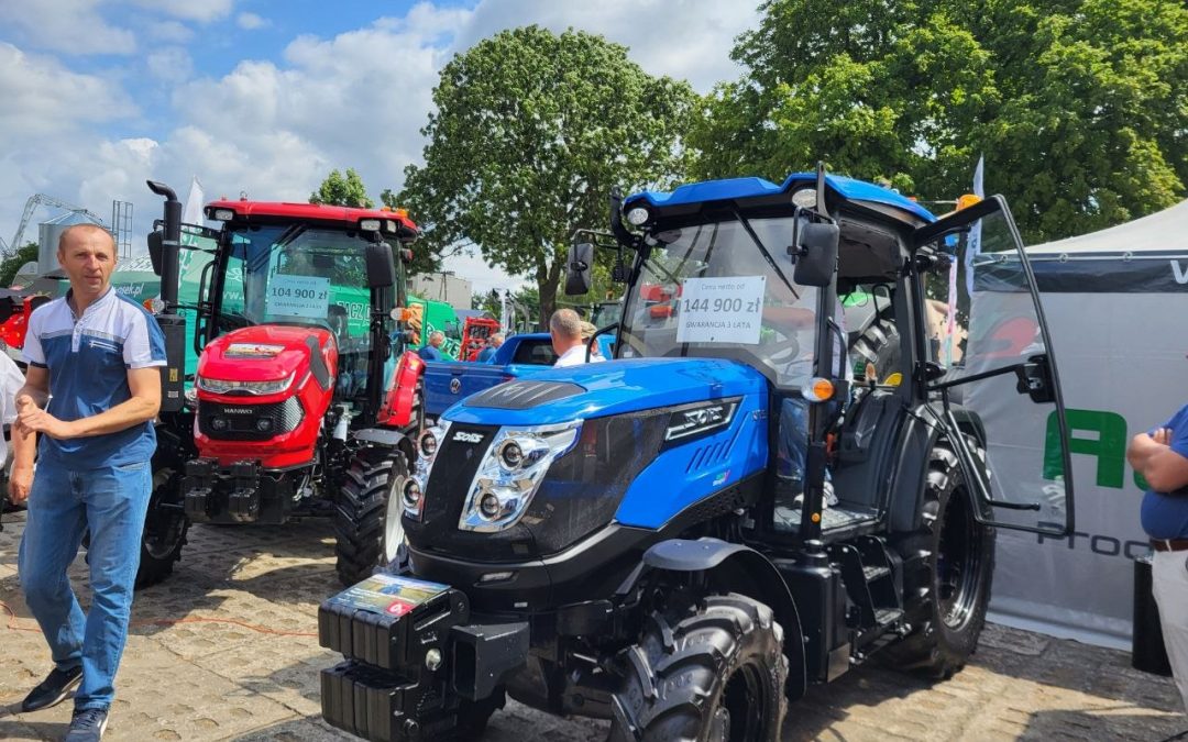 Nasi dealerzy aktywnie promują nasze ciągniki na targach i wystawach